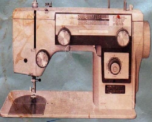 Super Novum Sewing Machine
